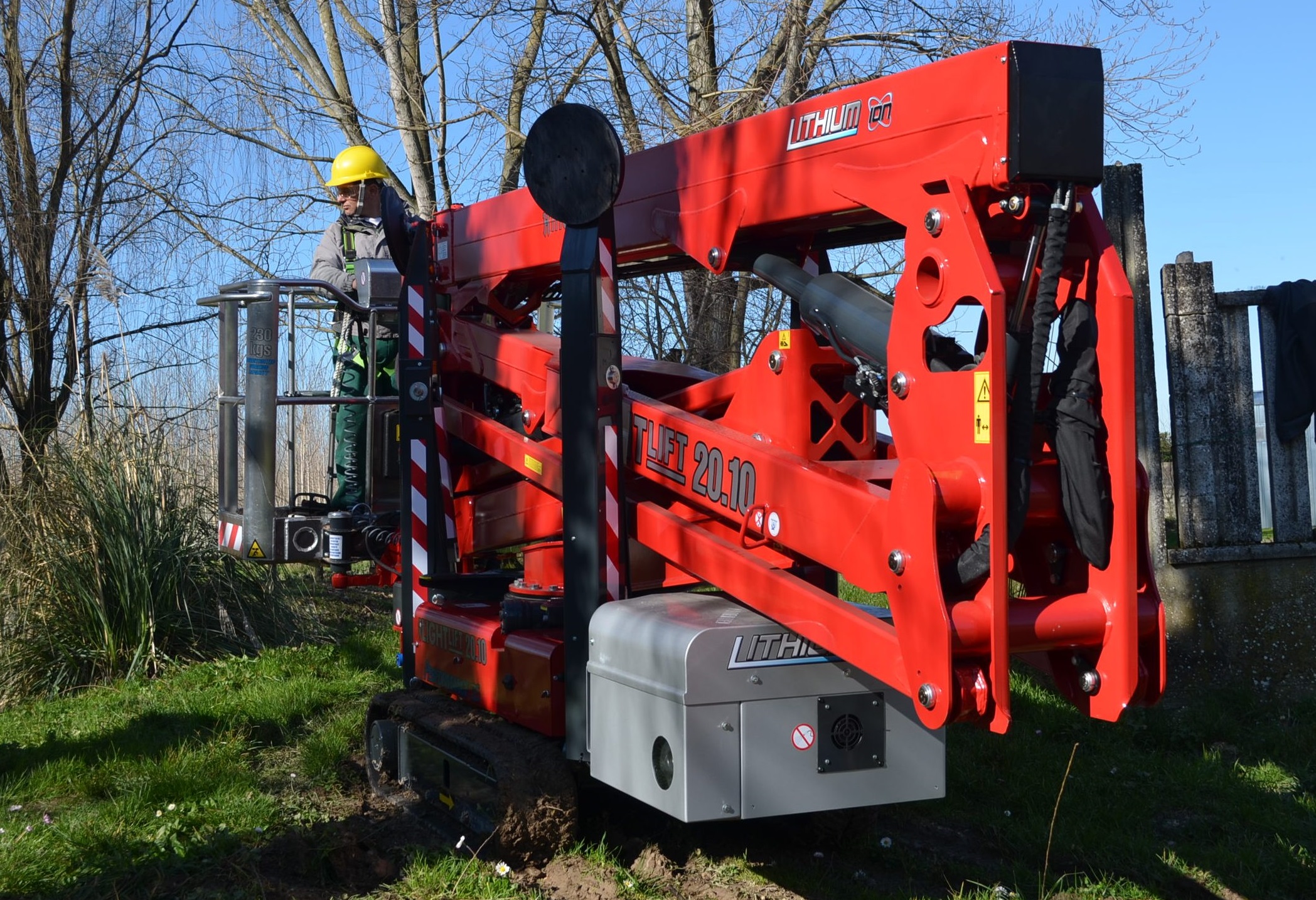 Compact Lithium Hinowa Boom Allows for Work In Churches & Abbeys