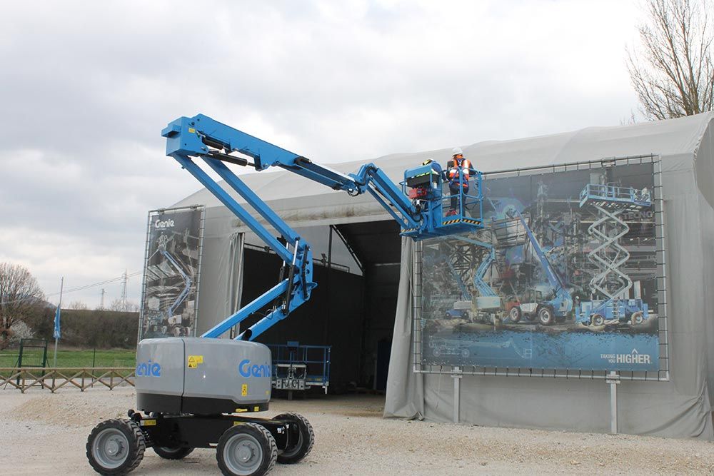 Genie® Z®-45 XC™ Articulated Boom Lift