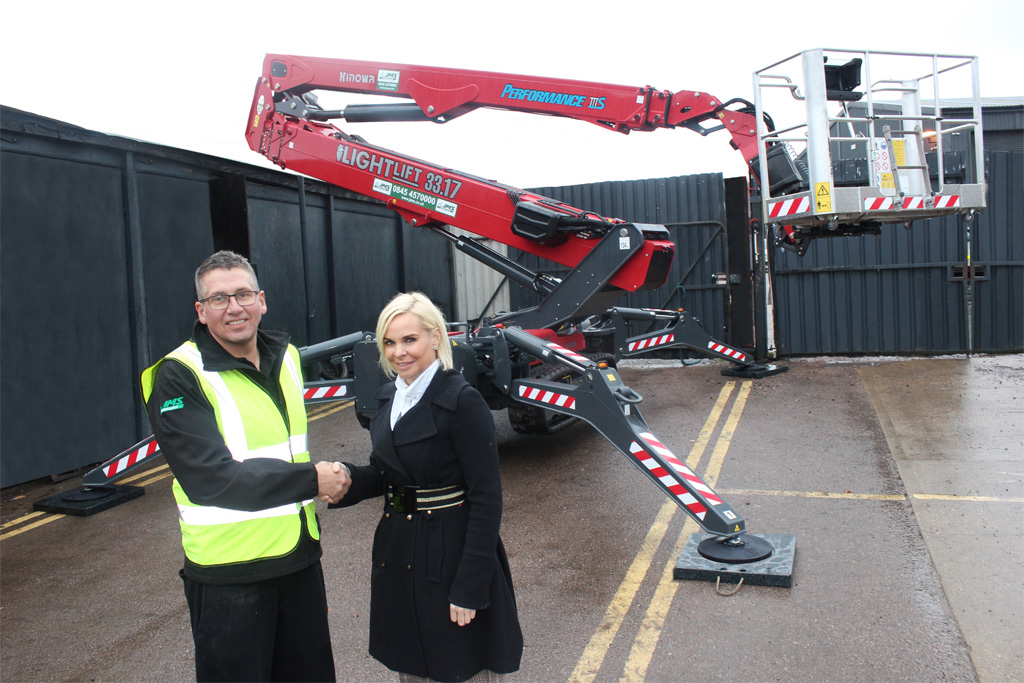 APS delivers UK’s first bi-energy Hinowa 33.17 to JMS