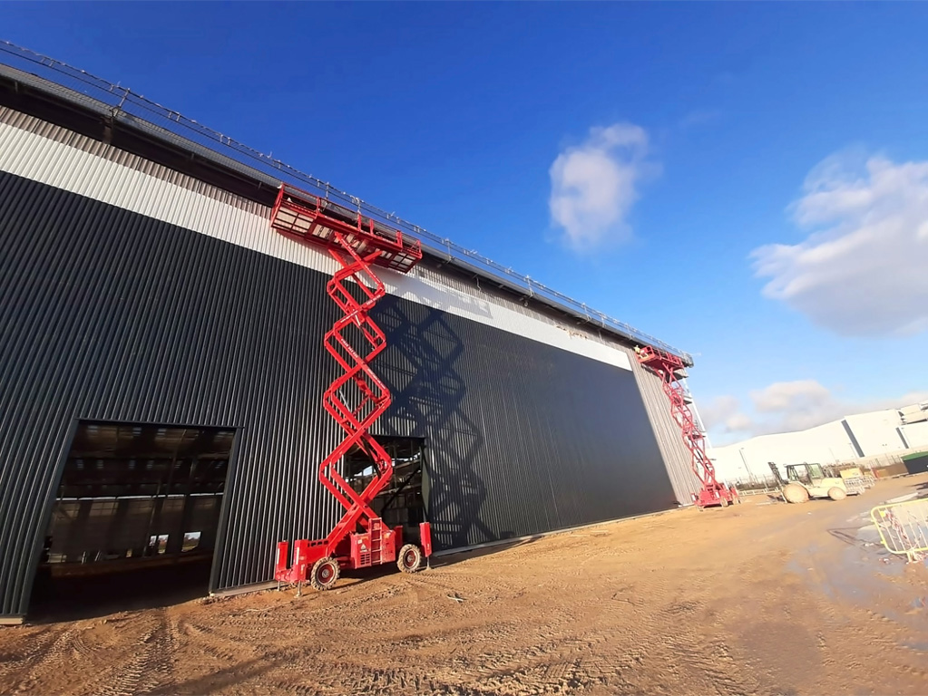 APS fast tracks “impressive” LGMG scissor lifts to UPA