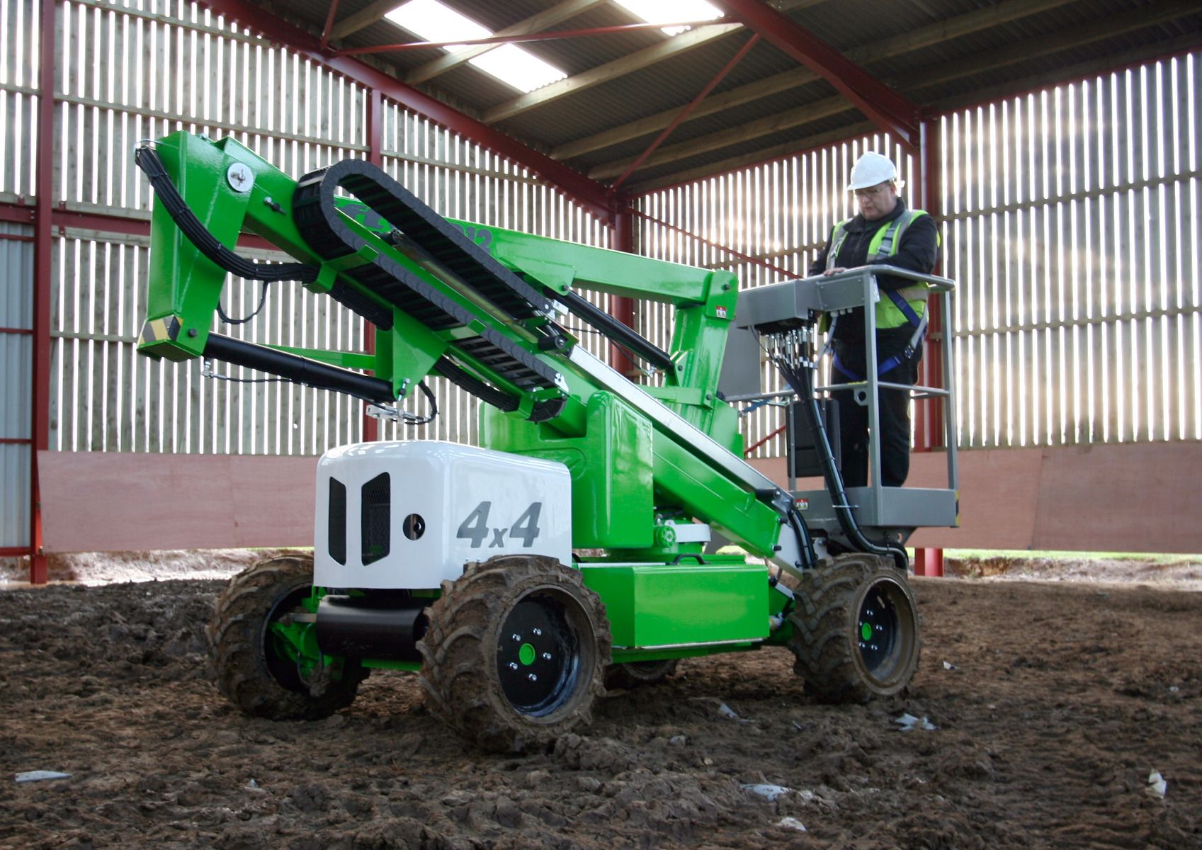 Tree surgeon enjoys income lift with platform rental